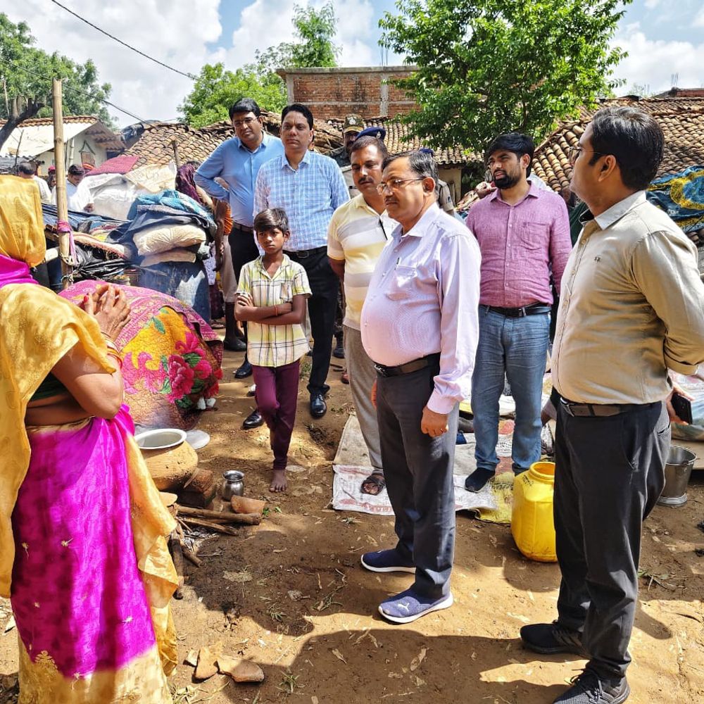 मऊगंज में बाढ़ से 47 कच्चे मकान गिरे:पीड़ितों को राहत राशि मिलेगी, गेहूं-चावल फ्री दिया जाएगा; कमिश्नर-आईजी ने किया दौरा