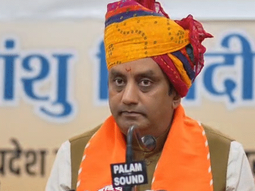 बीजेपी प्रवक्ता सुधांशु त्रिवेदी बोले-गहलोत पर राहुल गांधी का प्रभाव:प्लेन क्रैश पर राजनीति कर अज्ञानता का परिचय दिया; इनके राज में सिर तन से जुदा हुआ