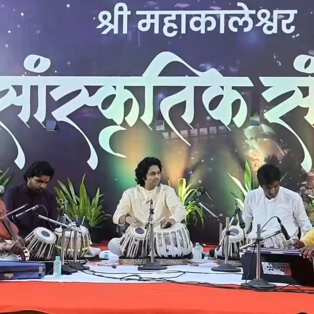महाकाल महालोक में सुर-लय और भाव का संगम:तबला त्रिवेणी और भरतनाट्यम की मनमोहक प्रस्तुति; श्रद्धालुओं ने लिया आनंद