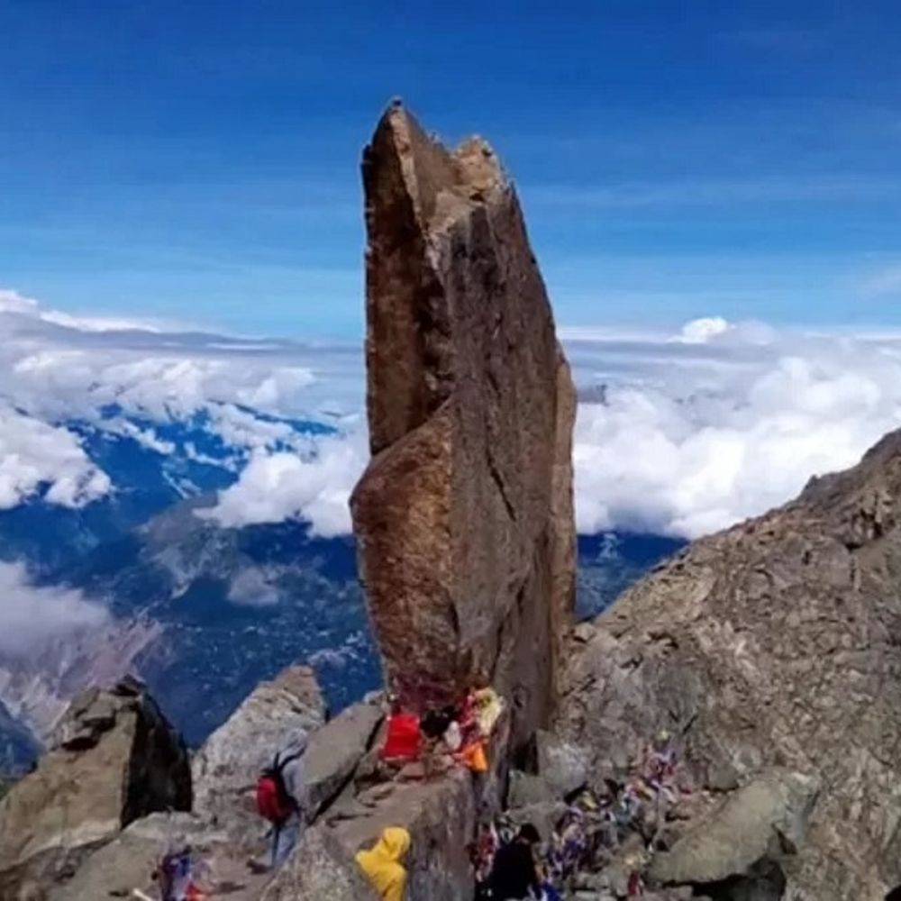 हिमाचल में किन्नर कैलाश यात्रा स्थगित:खराब मौसम और रास्ते की हालत देखते हुए लिया फैसला, भगवान भोले के भक्तों को करना होगा इंतजार