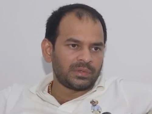 नई पार्टी का ऐलान कर सकते हैं तेजप्रताप यादव:थोड़ी देर में प्रेस कॉन्फ्रेस, 10 जुलाई को गाड़ी से RJD का झंडा हटा लिया था