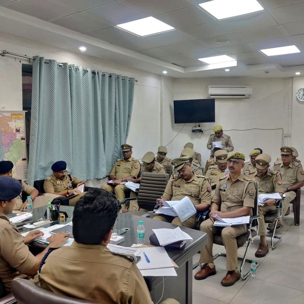 दक्षिणी जोन में क्राइम मीटिंग:डीसीपी ने थानेदारों को दिए अपराध नियंत्रण और पैदल गश्त के निर्देश