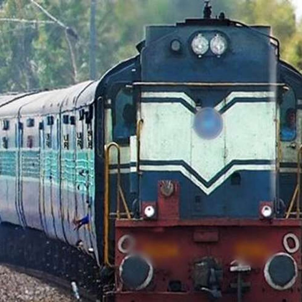 नीमच-रतलाम सेक्शन के बीच डबलिंग कार्य:मेजर ब्लॉक के कारण 4 ट्रेनें होगी प्रभावित; उज्जैन-चित्तौड़गढ़ मेमू रतलाम तक चलेगी