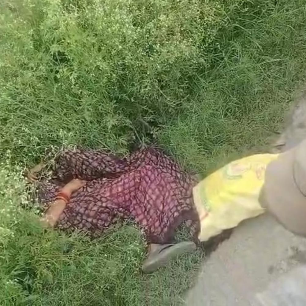 आगरा में कोर्ट से लौट रही महिला की हत्या:हमलावरों ने रास्ते में मारी गोली