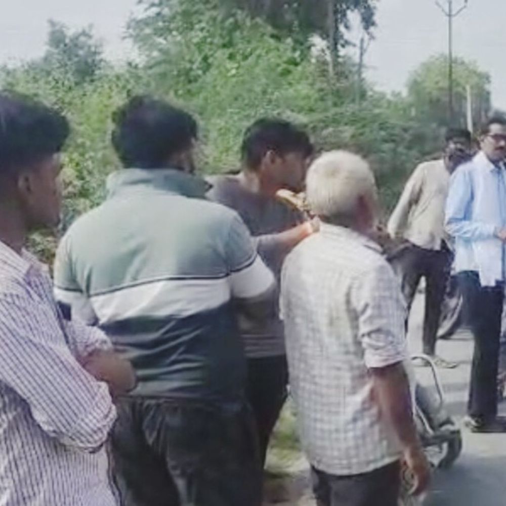 रायबरेली में डंपर ने बाइक सवार को कुचला:बांदा-बहराइच हाईवे पर तोड़ा दम, चालक फरार