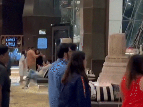 देवेंद्र फडणवीस से मिले आदित्य ठाकरे:3 दिन पहले CM ने उद्धव से मुलाकात की थी; सरकार में आने का ऑफर भी दे चुके