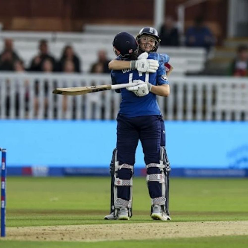 लॉर्ड्स में इंग्लैंड विमेंस ने भारत को हराया:वनडे सीरीज 1-1 से बराबर; चेस्टर-ले-स्ट्रीट में होगा निर्णायक मुकाबला