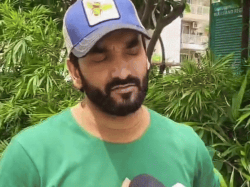 सिंगर फाजिलपुरिया ने खुद पर फायरिंग की कहानी बताई:बोले-ओवरटेक कर थार रोकी, मुझे फैंस लगे, 2 ने गोलियां चलाईं; कॉल भी आई थी