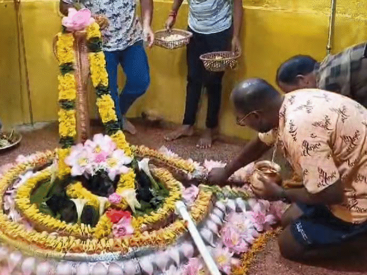 सावन का दूसरा सोमवार...मंत्री-विधायक भी पहुंचे शिव के द्वार:रायगढ़-पेंड्रा-जांजगीर में महादेव के जयकारों से गूंजे मंदिर, प्रसिद्ध भूतेश्वर-धाम में भक्ति गीत पर झूमे श्रद्धालु
