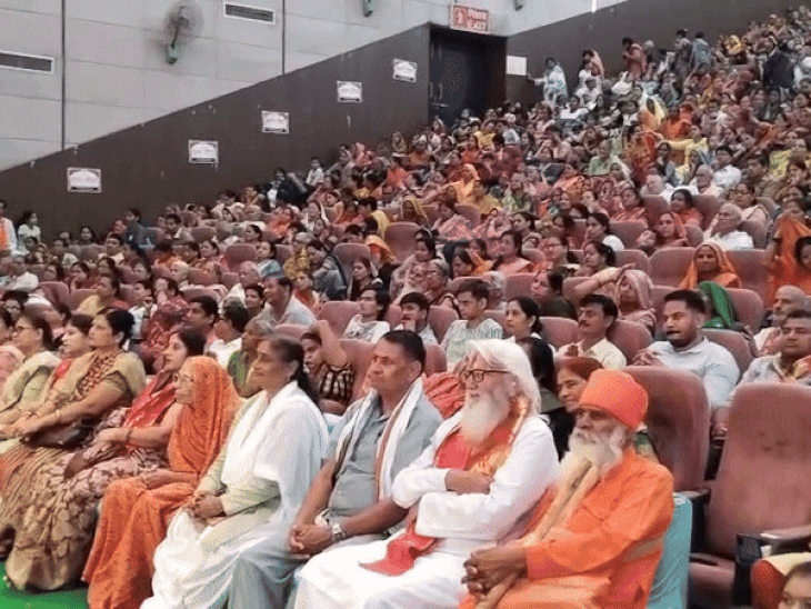 कथावाचक बोले गौ सेवा से मिलेगा भारत को जगतगुरु स्थान:आगरा में हुआ गौ महिमा महोत्सव का समापन