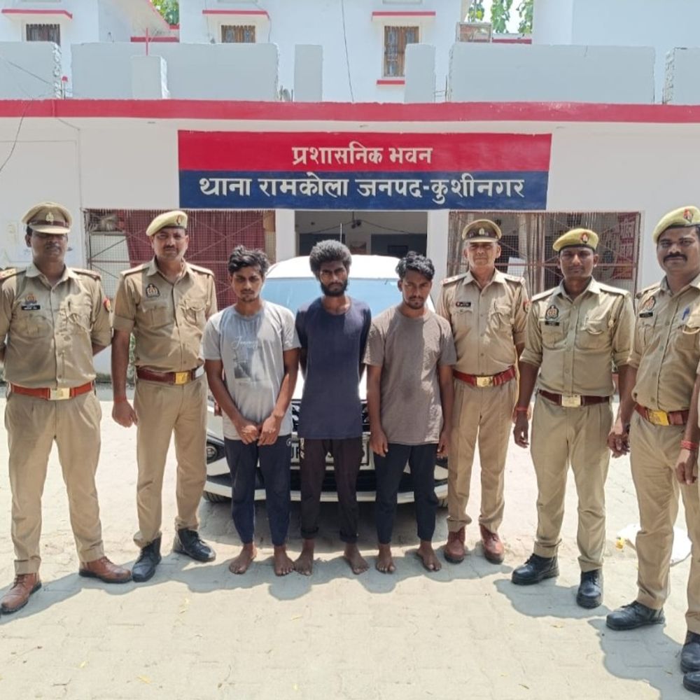 धर्म परिवर्तन कराने वाले गिरोह का भंडाफोड़:नाबालिग लड़कियों को फंसाने वाले 4 आरोपी गिरफ्तार, फर्जी दस्तावेज और गाड़ी बरामद