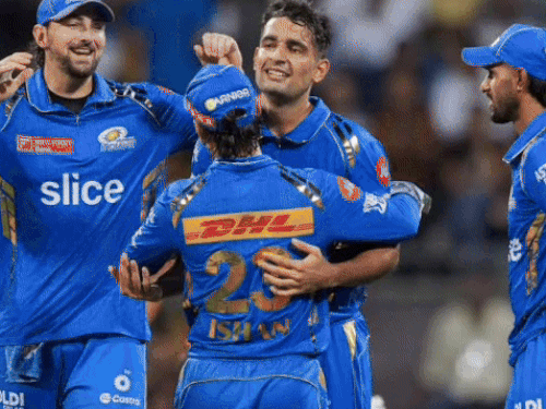 इंग्लैंड के खिलाफ चौथे टेस्ट में अंशुल की एंट्री:करनाल में जश्न का माहौल; तेज गेंदबाज अर्शदीप-आकाशदीप के अनफिट होने से मिला मौका