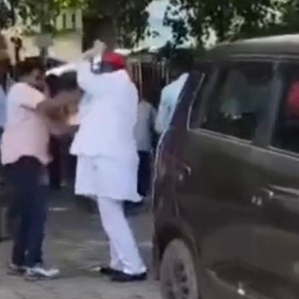 कन्नौज में सपा नेता की पिटाई पर कार्रवाई:दो नामजद समेत चार के खिलाफ FIR, आरोपियों को सपा से निकाला