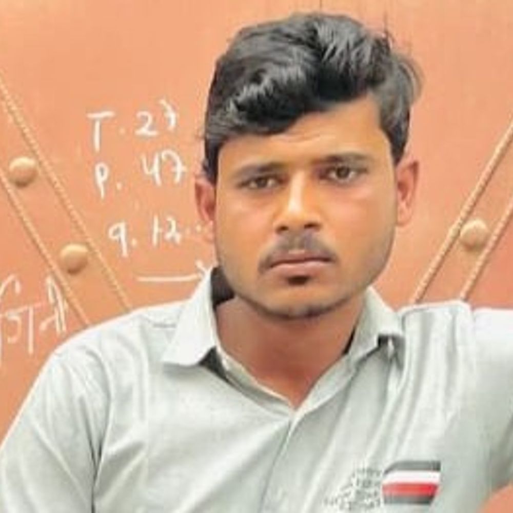 यमुना एक्सप्रेस-वे पर संभल के युवक की मौत:ट्रैक्टर-ट्रॉली पर चढ़ते समय पैर फिसला, पहिए के नीचे आया