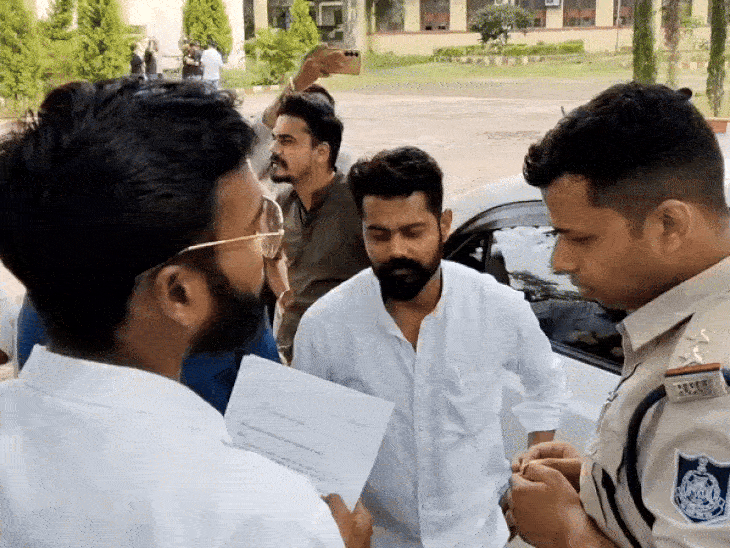 बीयू में नैक मूल्यांकन शुरू, 10 विभागों का दौरा:​​​​​​​छात्रों को टीम से मिलने से रोका, NSUI ने कहा- कल फिर करेंगे प्रयास