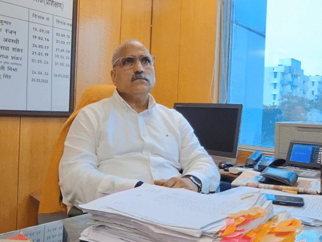 ADG का फरमान- पुलिस ट्रेनिंग में नए आरक्षक रामायण पढ़ें:ट्रांसफर मांगने पर दी सलाह; कांग्रेस को आपत्ति, कॉन्स्टेबल बोले- मन को शांति मिलेगी