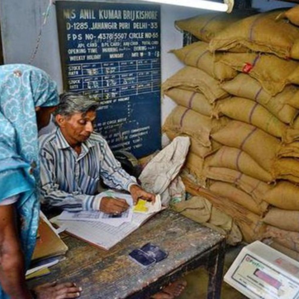 6 महीने राशन नहीं लेने पर राशन कार्ड रद्द होगा:घर-घर जाकर जांच होगी; केंद्र सरकार ने राज्यों से सख्ती से पालन करने को कहा