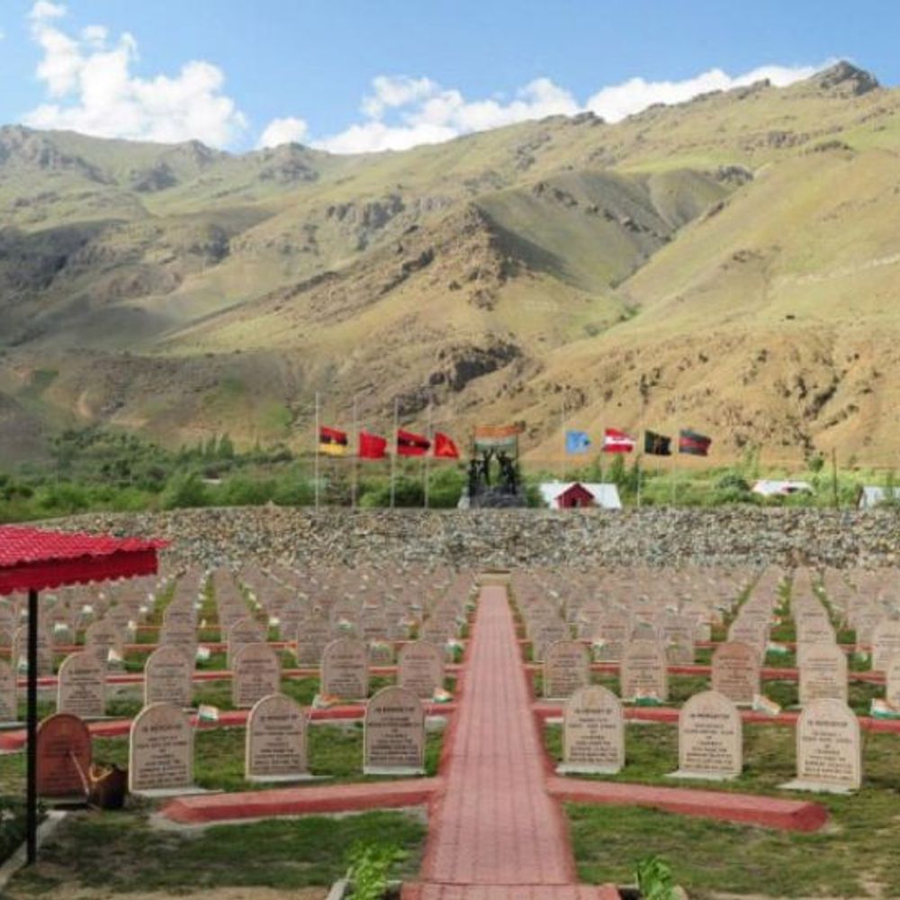 कारगिल विजय दिवस पर द्रास में सेना का कार्यक्रम:दो दिनों तक चलेगा; 3 केंद्रीय मंत्री आज द्रास युद्ध स्मारक पर शहीदों को श्रद्धांजलि देंगे