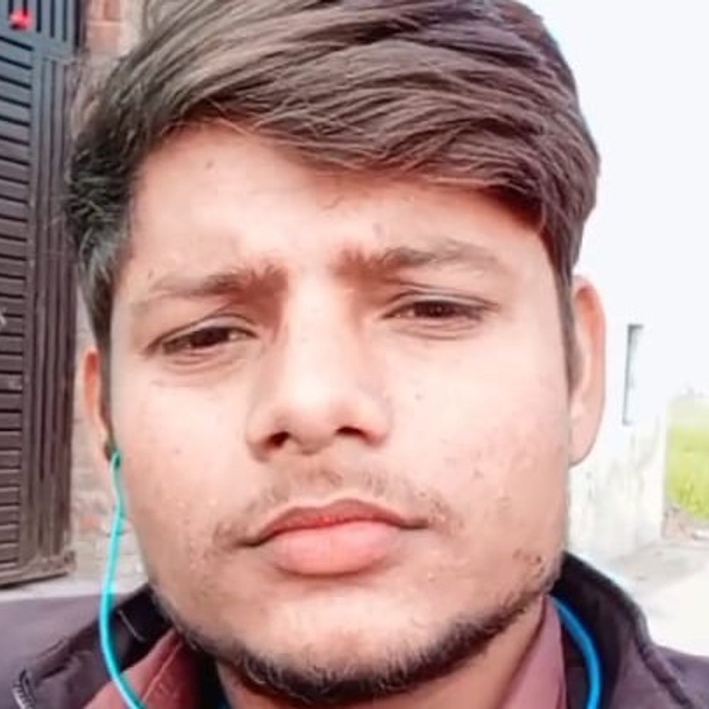 हाथरस में बिजली लाइन पर काम करते समय हादसा:करंट लगने से विद्युत संविदा कर्मी की मौत