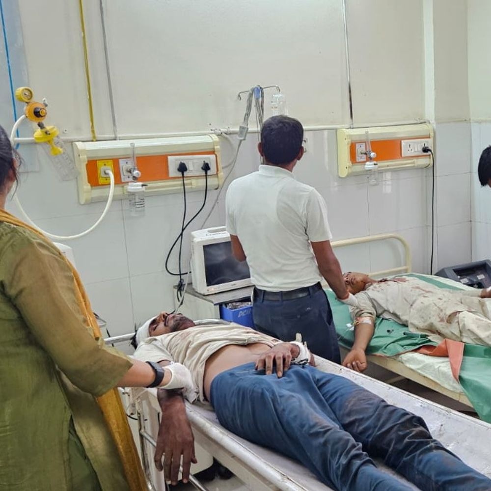 शामली में मेढ़ काटने को लेकर दो पक्षों में मारपीट:धारदार हथियार से कर 6 लोगों को किया घायल