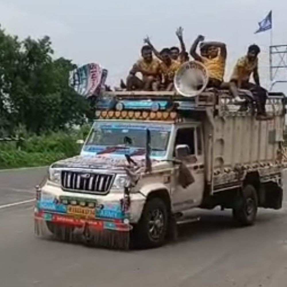 हाथरस में बम बम भोले की गूंज:कांवड़ियों का तांता, स्थान स्थान पर लगे शिविर, रूट डायवर्ट