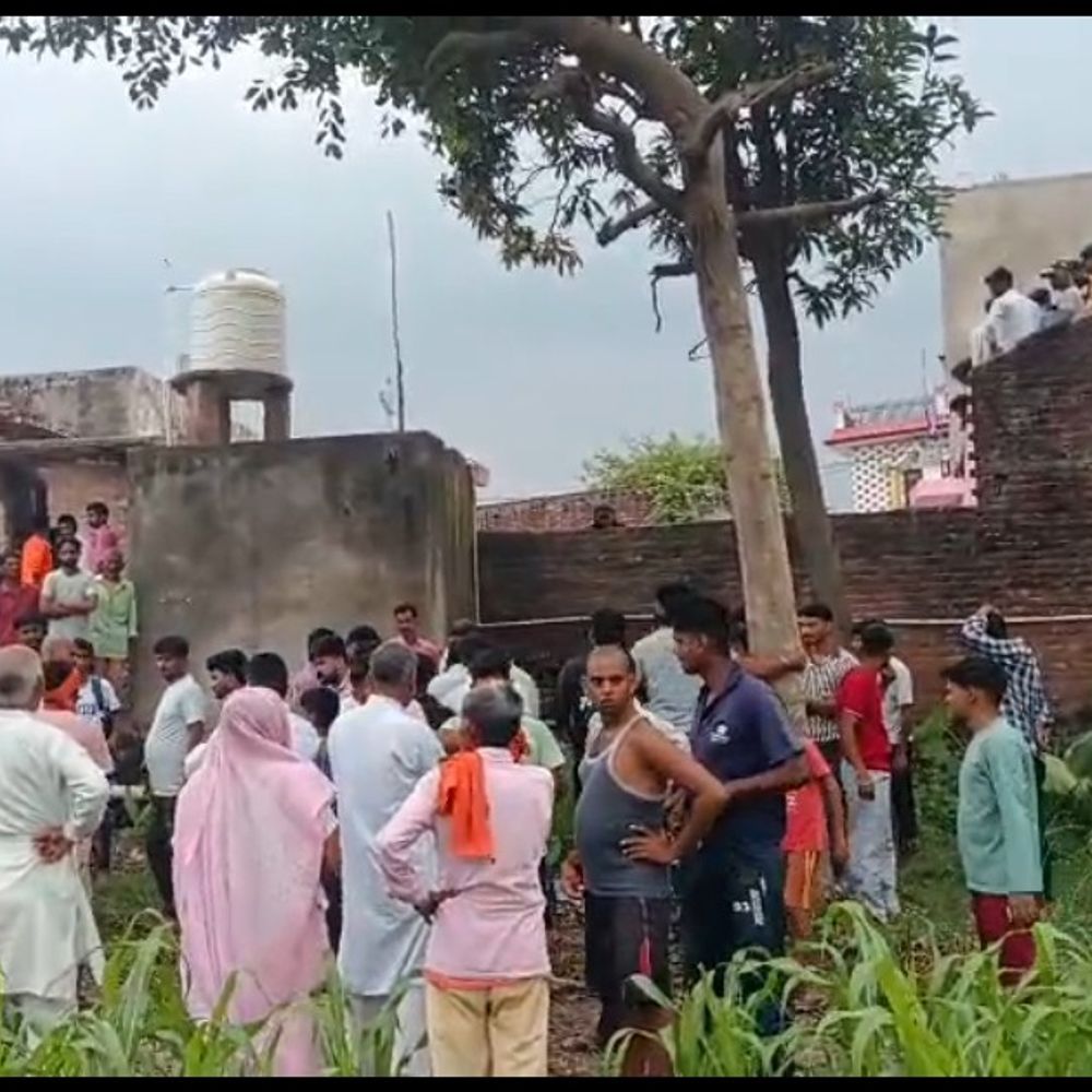 फोन पर ली लोकेशन, फिर कर दिया घर खाली:रामपुर में चोरों ने दिनदहाड़े शादी का जेवर और नकदी चुराया, परिवार दावत में था