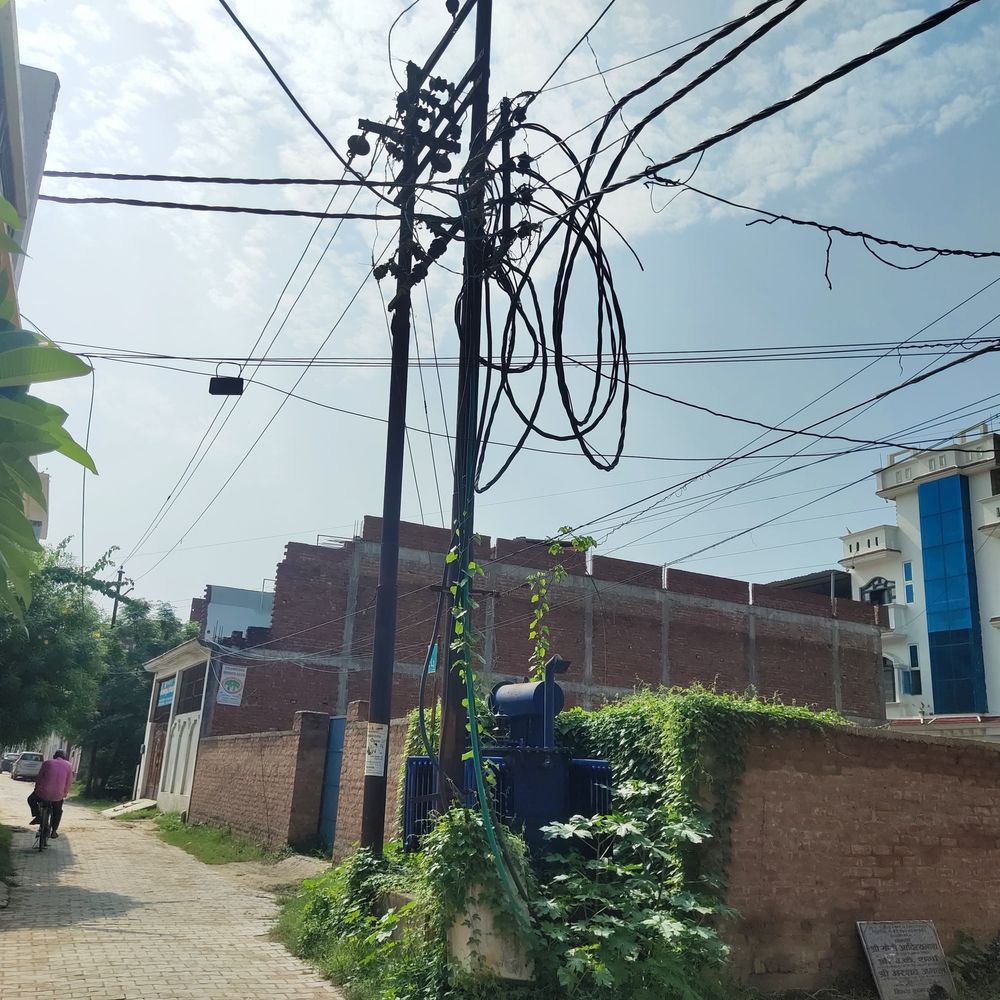 मऊ में बिजली कटौती:आज सुबह 10 से दोपहर 1 बजे तक मुंशीपुरा, सहादतपुरा समेत कई इलाके रहेंगे प्रभावित