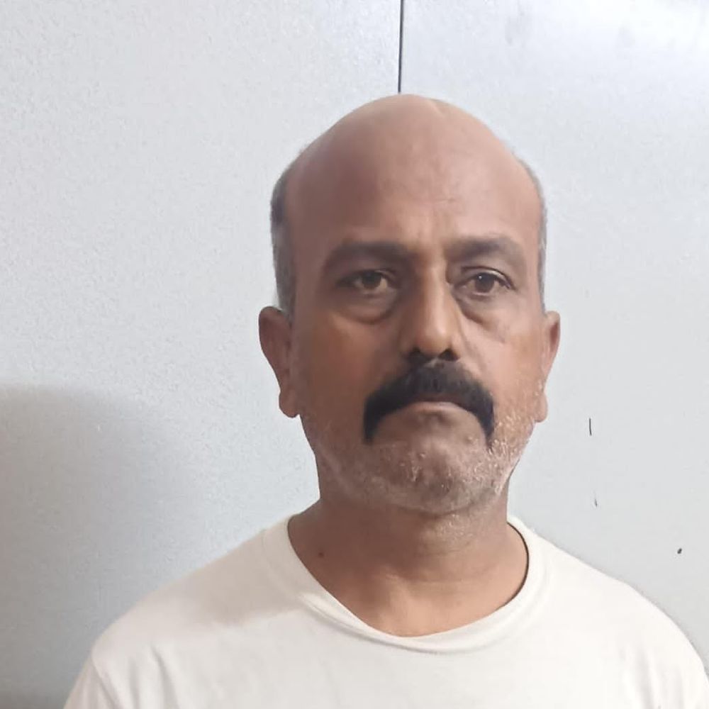 लखनऊ में गैंगस्टर गिरफ्तार:किसान बनकर आईटीआई के रिटायर्ड अफसर की जमीन डॉक्टर को रजिस्ट्री की थी