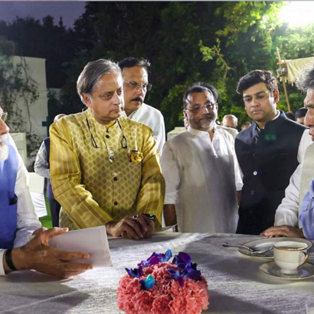 ऑपरेशन सिंदूर पर बहस से थरूर और मनीष तिवारी दूर:तिवारी ने लिखा- भारत का रहने वाला हूं; थरूर ने कहा था- मौनव्रत