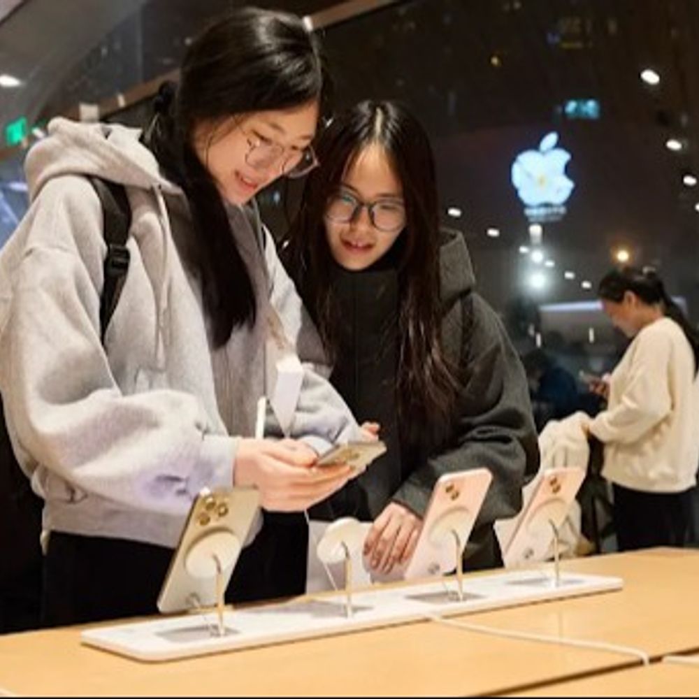 एपल पहली बार चीन में रिटेल स्टोर बंद करेगा:वहां कंपनी के कुल 56 स्टोर्स; अब भारत-UAE के बाजारों में नए स्टोर खोलने की प्लानिंग