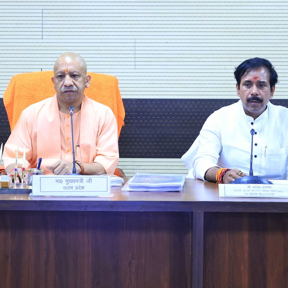 सीएम ने 22000 करोड़ की परियोजनाओं को दिखाई हरी झंडी:वाराणसी-आजमगढ़ मंडल के MLA-MLC बनवाएंगे 3165 सड़कें-पुल