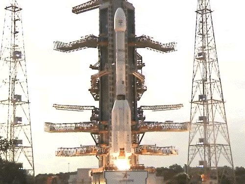 इसरो-नासा का सबसे महंगा और ताकतवर सैटेलाइट 'निसार' लॉन्च:घने जंगल और अंधेरे में देखने की क्षमता; 97 मिनट में धरती का चक्कर पूरा करेगा