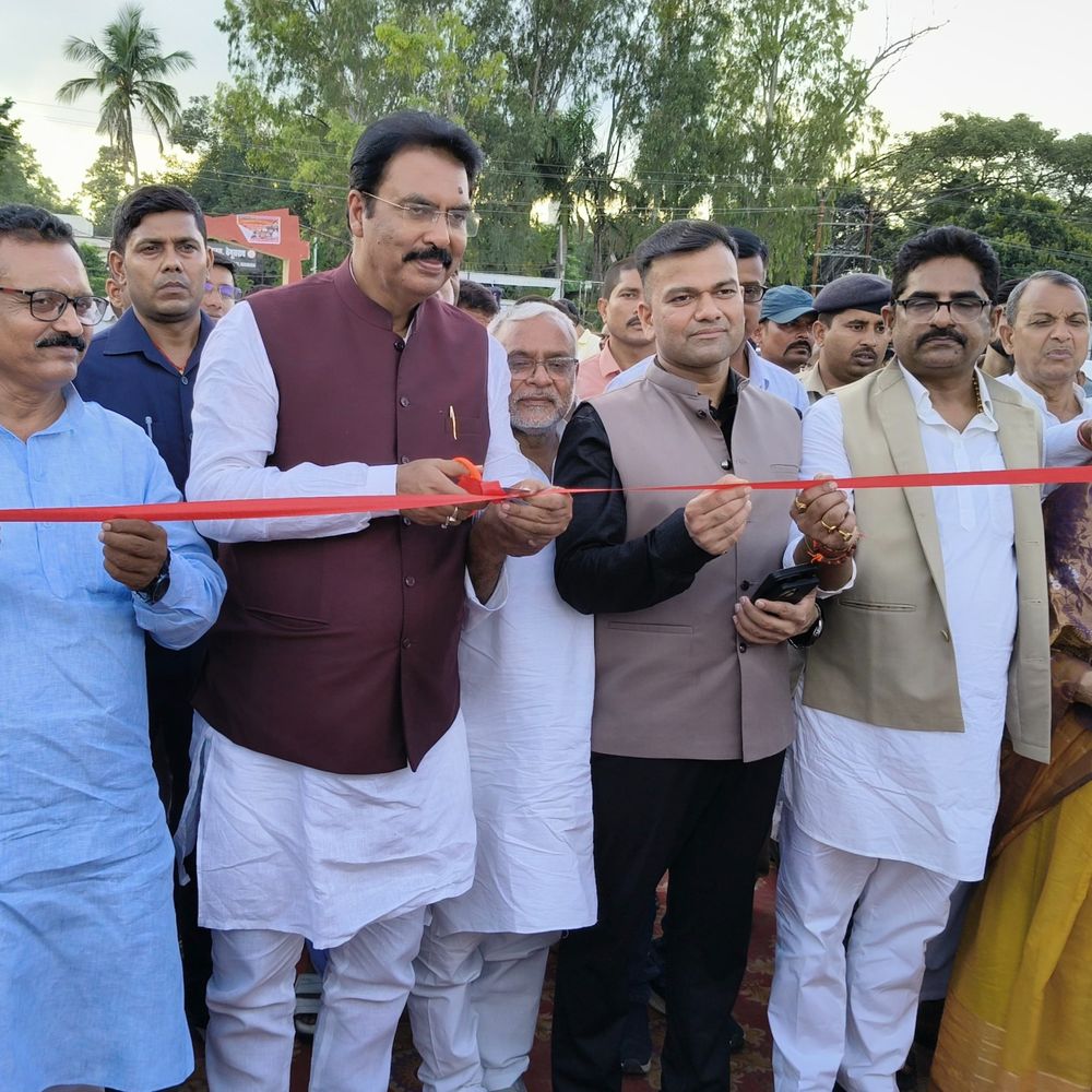बेगूसराय में शुरू हुआ आकांक्षा हाट:मंत्री ने कहा- साकार होगा वोकल फॉर लोकल का सपना, स्थानीय उत्पाद को मिलेगी वैश्विक पहचान