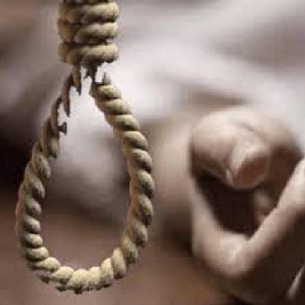 स्क्रेप व्यापारी ने किया सुसाइड:स्कूल से पोती को लेकर लौटी पत्नी को फंदे पर लटके मिले दिनेश