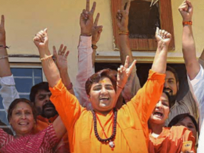 मालेगांव ब्लास्ट- साध्वी प्रज्ञा, कर्नल पुरोहित समेत सातों आरोपी बरी:कोर्ट बोला- बाइक प्रज्ञा की और कर्नल RDX लाए यह दोनों बातें साबित नहीं हुईं