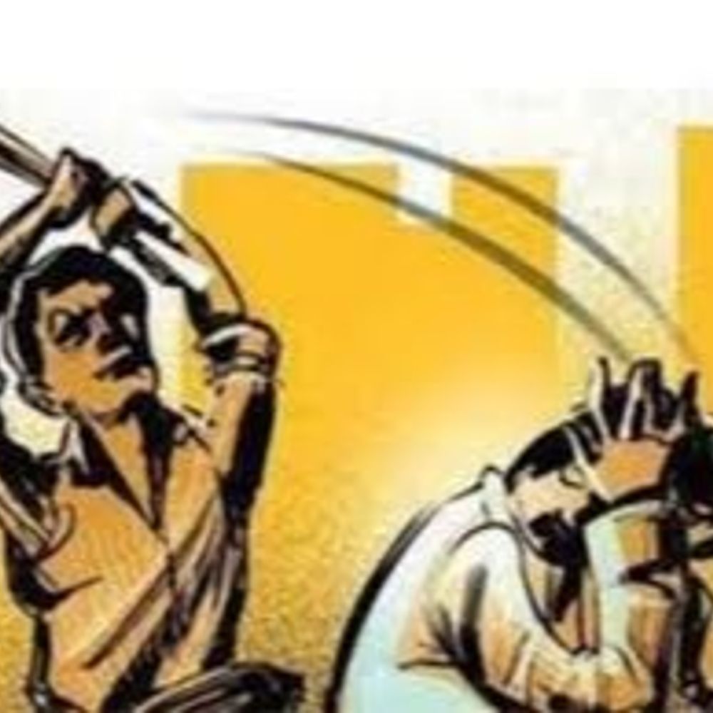 लखनऊ में जिम ट्रेनर पर तलवार से हमला:घर के बाहर स्कूटी में लगाई आग, पड़ोसी ने साथियों संग रची साजिश