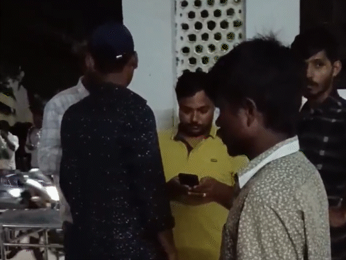 पूर्णिया में जहरीले सांप ने महिला को काटा:दरवाजे पर पड़ोसियों से बात कर रही थी, इलाज के दौरान अस्पताल में गई जान