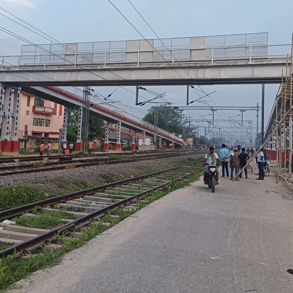 3 अगस्त को लाइट ओवर ब्रिज का होगा उद्घाटन:सहरसा में 4.5 करोड़ की लागत से बना 130 मीटर लंबा पुल, मधेपुरा सांसद दिनेश चंद्र यादव करेंगे उद्घाटन