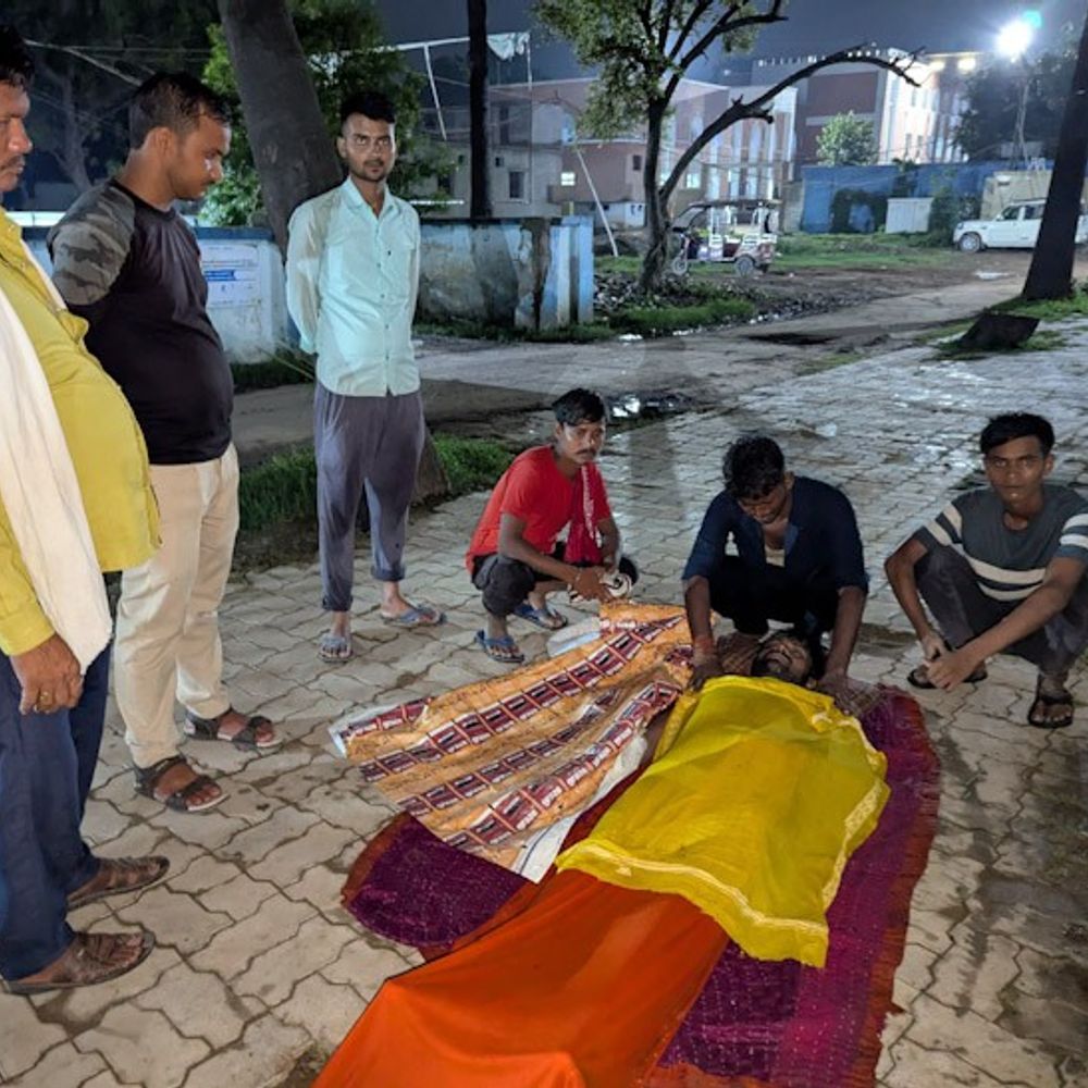 भोजपुर में करंट लगने से युवक की मौत:घर से कुछ दूरी पर पेड़ के नीचे सोया था, अचानक हाई टेंशन तार टूटकर गिरा