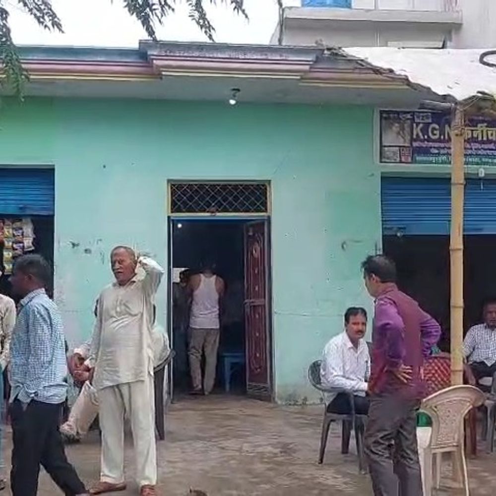 पीलीभीत में दीवार फांदकर घर में घुसा चोर:लाखों के जेवरात और नकदी चोरी, बच्चों ने देखा भागते हुए