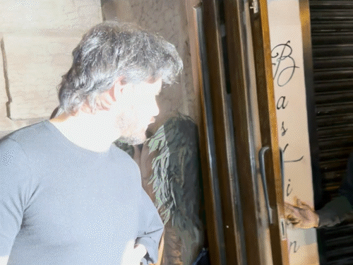 तारा सुतारिया और वीर पहाड़िया फिर साथ हुए स्पॉट:रूमर्ड गर्लफ्रेंड को प्रोटेक्ट करते नजर आए एक्टर; फैशन वीक से शुरू हुई थी अफेयर की खबरें