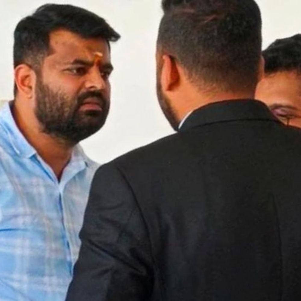 प्रज्वल की अब नई पहचान कैदी नंबर 15528:पूर्व PM देवगौड़ा के पोते रेवन्ना को नौकरानी से रेप मामले में मिली है उम्रकैद की सजा