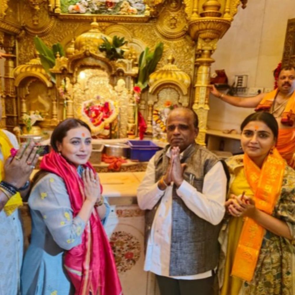 सिद्धीविनायक मंदिर पहुंचीं रानी मुखर्जी:नेशनल अवॉर्ड जीतने के बाद किए बप्पा के दर्शन, मिसेज चटर्जी वर्सेस नॉर्वे के लिए मिला है अवॉर्ड