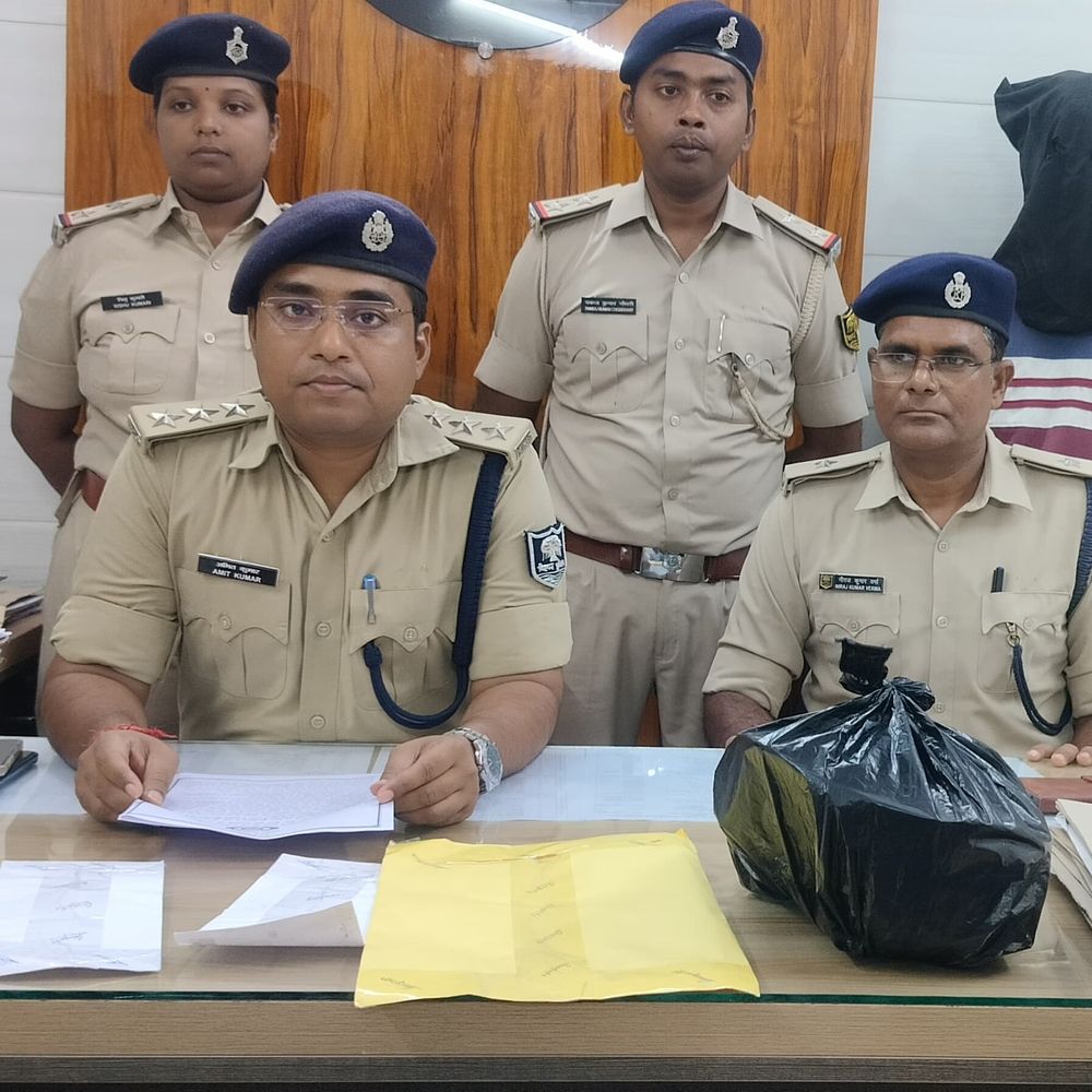 मधुबनी में चचेरे भाई की कैची से गला रेतकर हत्या:टॉयलेट करने के विवाद में किया मर्डर, पुलिस ने 12 घंटे में आरोपी को पकड़ा