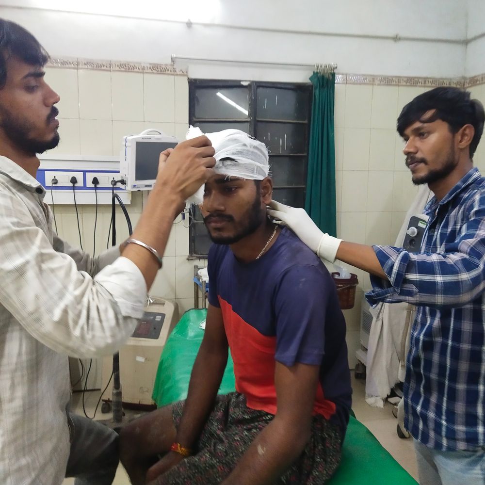समस्तीपुर में दो पक्ष आपस में भिड़े, 8 घायल:बारिश का पानी बहाने को लेकर हुआ विवाद, 5 को अस्पताल में कराया भर्ती