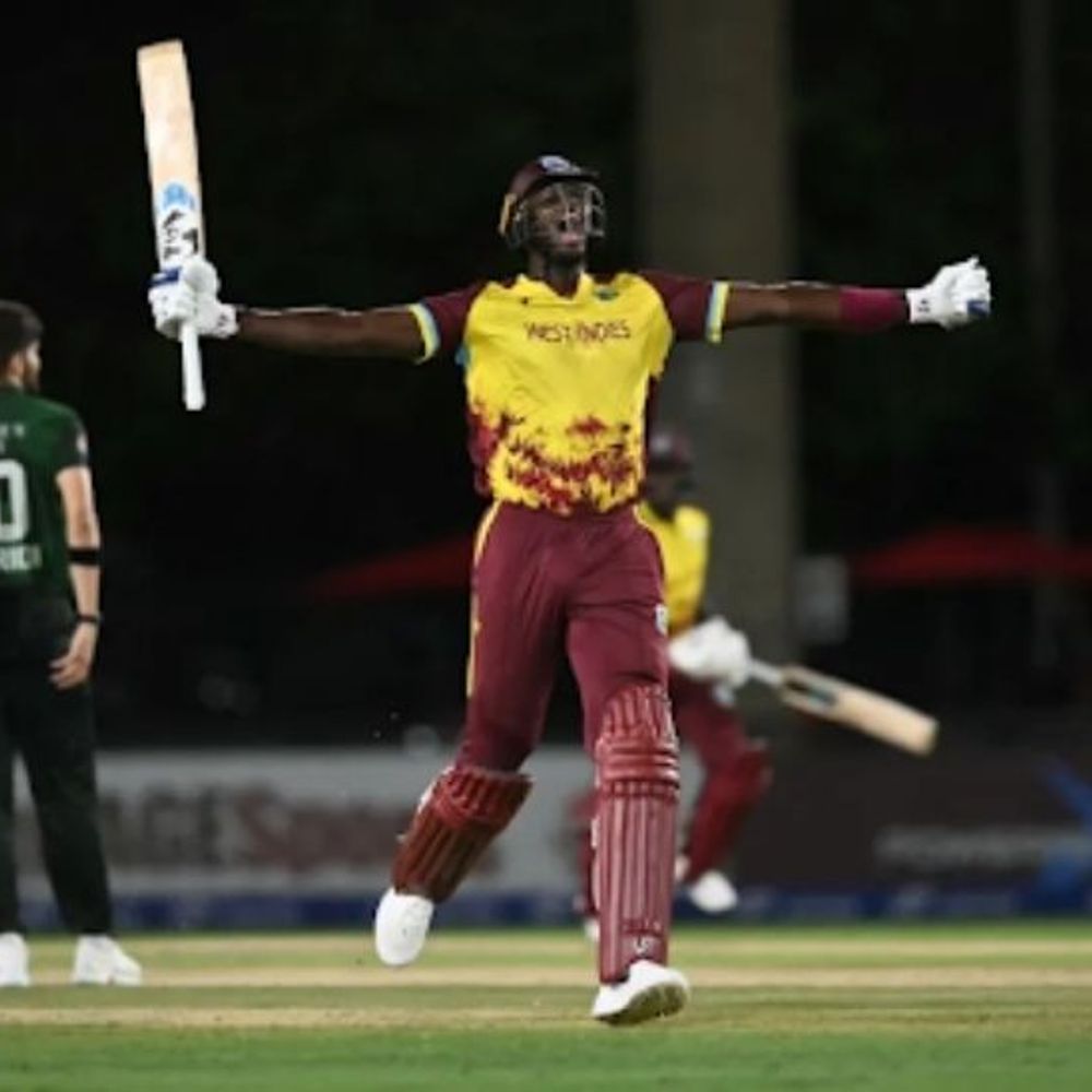वेस्टइंडीज ने दूसरा टी-20 जीता:पाकिस्तान को 2 विकेट से हराया, सीरीज 1-1 की बराबरी पर; जेसन होल्डर ने लिए 4 विकेट