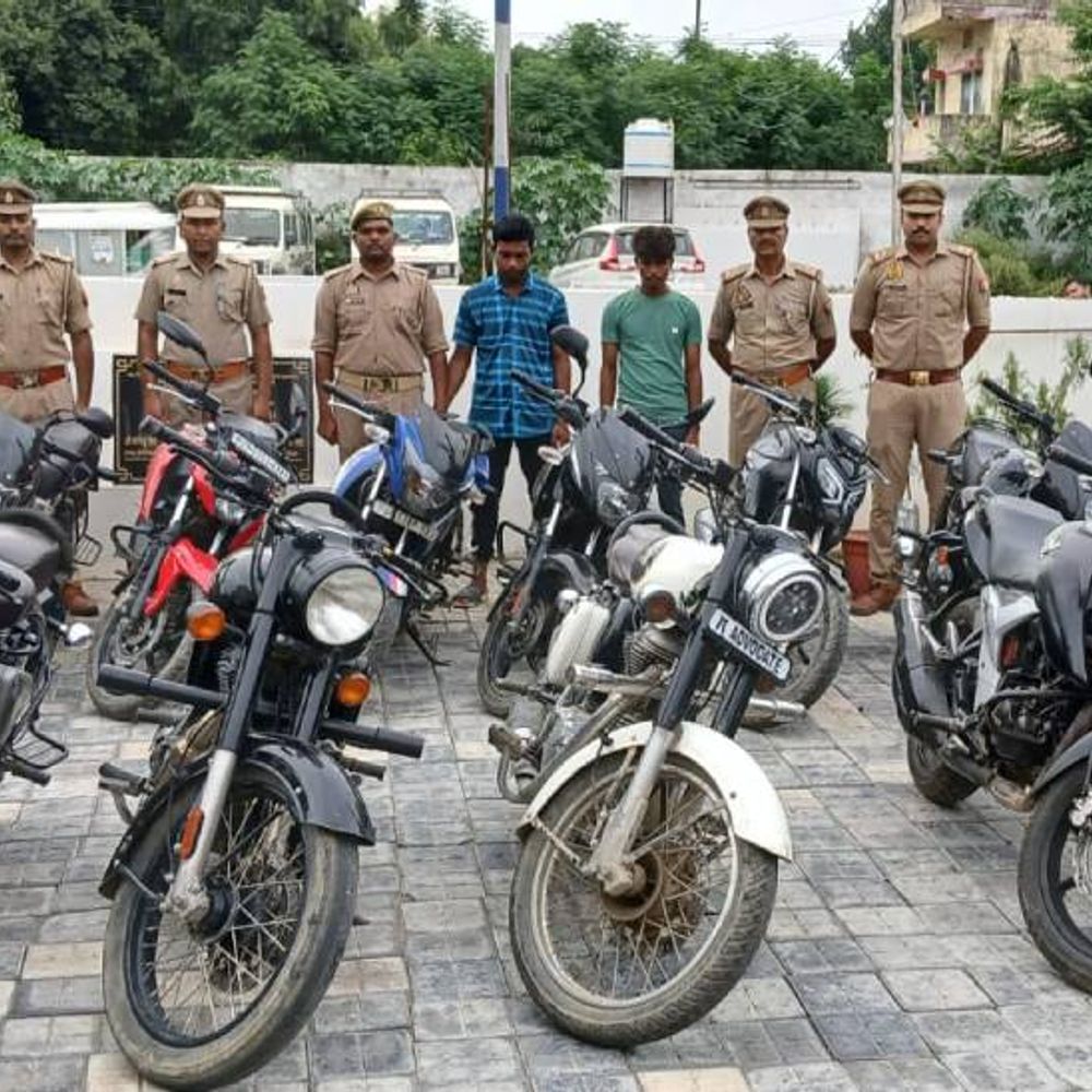 गोरखपुर में 2 बदमाश गिरफ्तार:You Tube से सीखा ताला तोड़ने का तरीका, नेपाल में बेचते थे चोरी की बाइक
