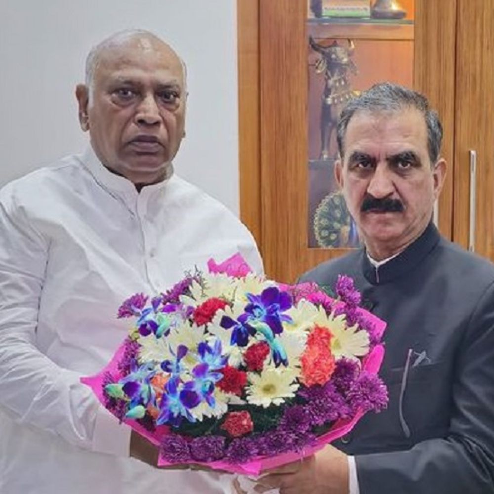 हिमाचल कांग्रेस को मिलेगा नया अध्यक्ष:मल्लिकार्जुन खड़गे की अध्यक्षता में मीटिंग शुरू; CM समेत 7 दिग्गज दिल्ली बुलाए, कैबिनेट विस्तार की भी सुगबुगाहट