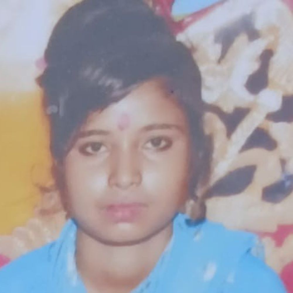 प्रेमी से अलग होने के बाद युवती ने की आत्महत्या:मधेपुरा में पेड़ से लटका मिला शव, मां बोली-दूध लेने के लिए गई थी