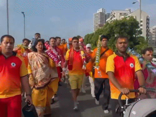 जापान में भी गूंज उठा हर-हर महादेव का नारा:बेगूसराय के भक्तों ने निकाली कांवर यात्रा, कहा- परंपरा को जिंदा रखने की कोशिश की